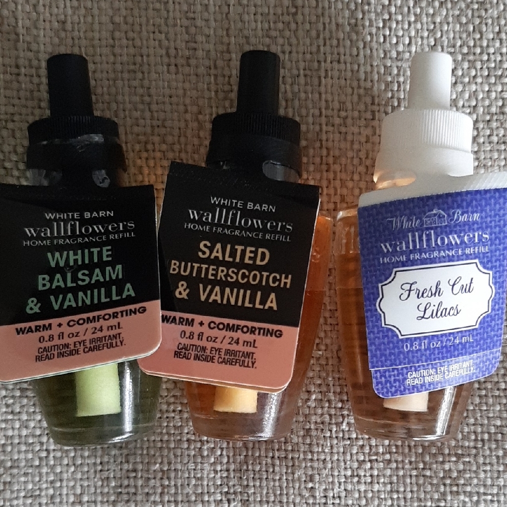 White Barn Black and Cream Wallflowers Refill